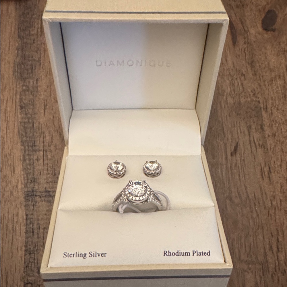 Ring and earrings